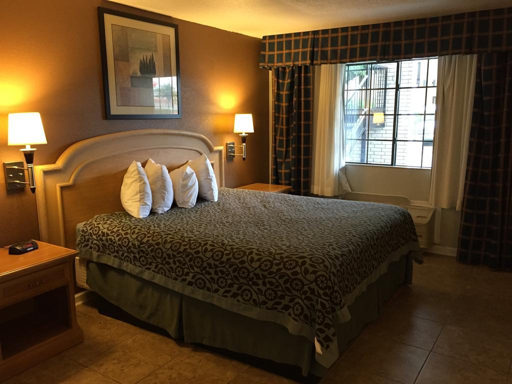 Days Inn By Wyndham New Braunfels Phòng bức ảnh