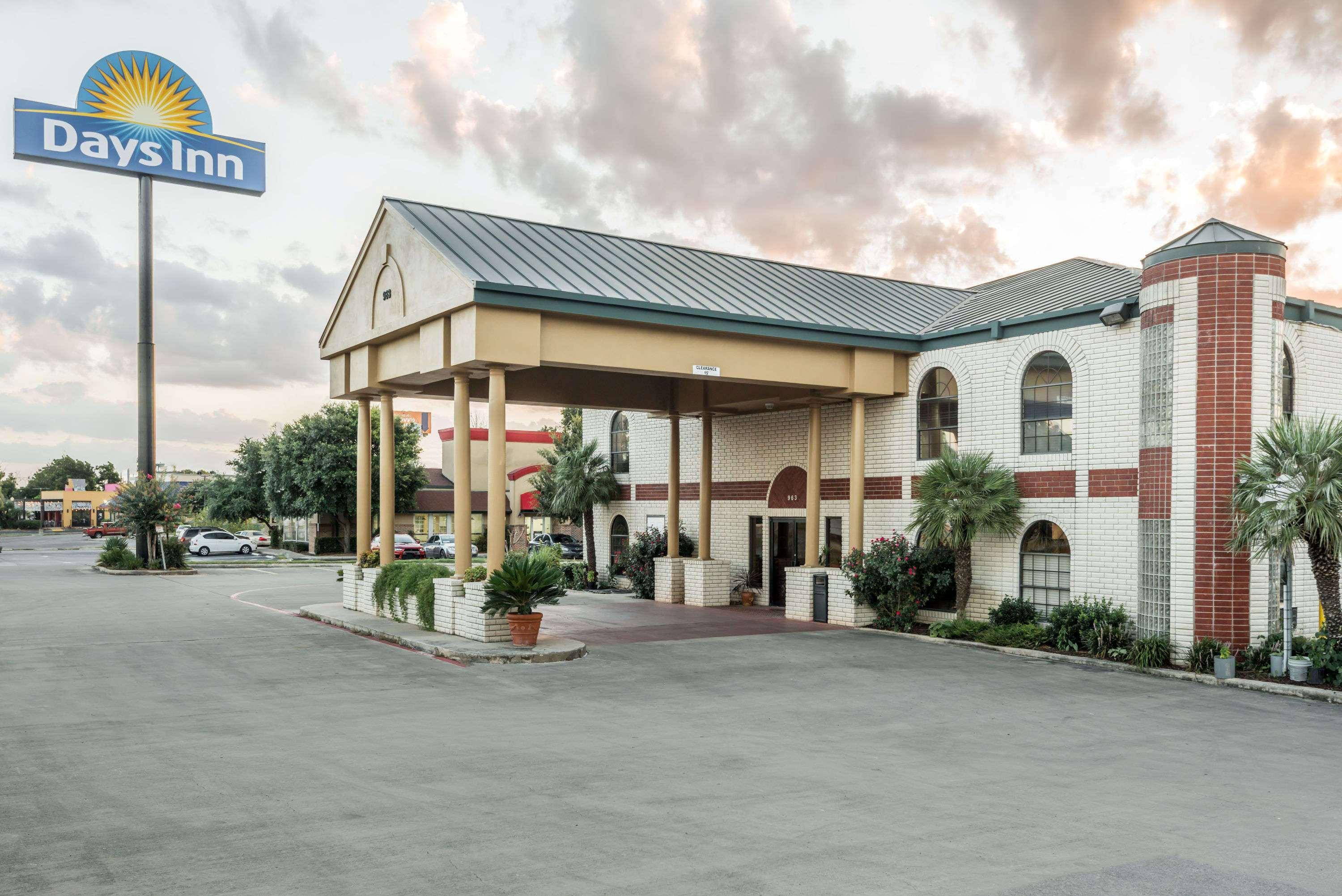 Days Inn By Wyndham New Braunfels Ngoại thất bức ảnh